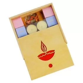Goodwyn Season's Greetings Tea Gift Box - Engraved Diya